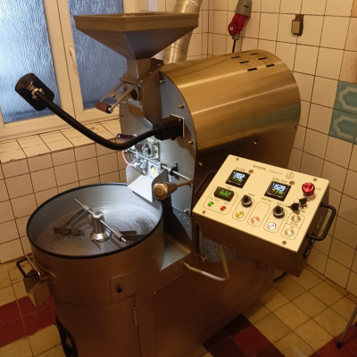 Coffee roaster machine in the bezvakafe.cz coffee roaster